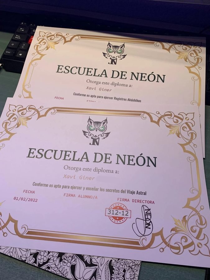 Diplomas de la Escuela de Neón